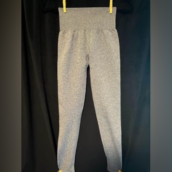 NVGTN Scrunch Seamless Leggings - Picture 2 of 3